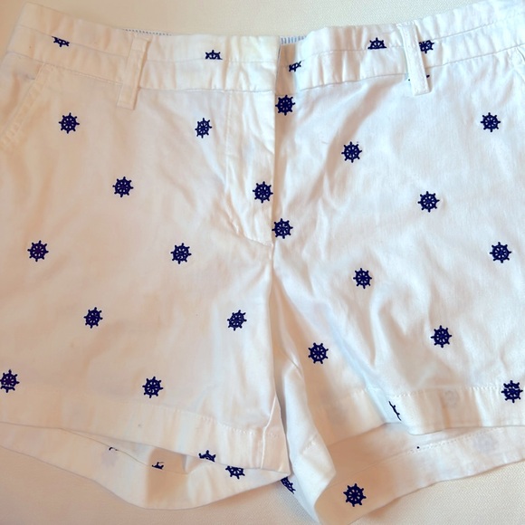 British Khaki Women’s Embroidered Shorts. Size 6. - Picture 1 of 3